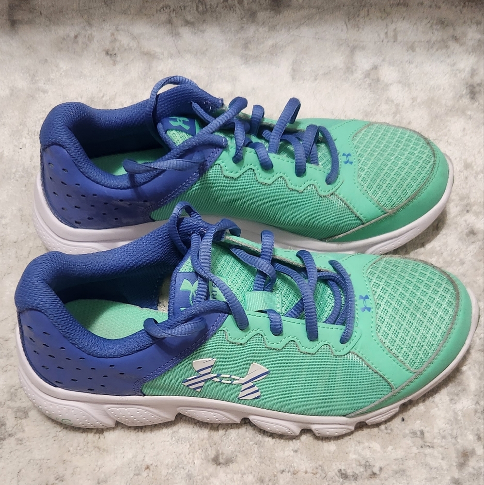 Under Armour Girls Sneakers Size 4.5y